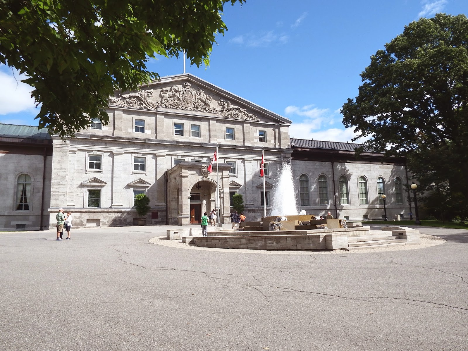 Wheelstogogo Travel Tales. Rideau Hall, Ottawa.