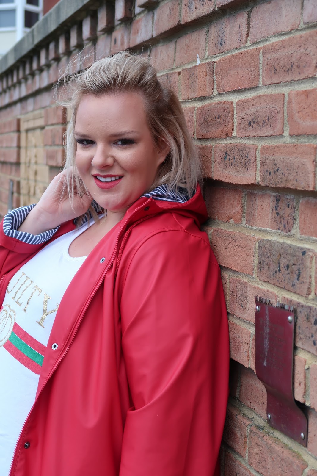 Casual Outfit Post featuring CurveWOW and Yours Clothing with tips on what to do when feeling overwhelmed by UK Plus Size Blogger WhatLauraLoves