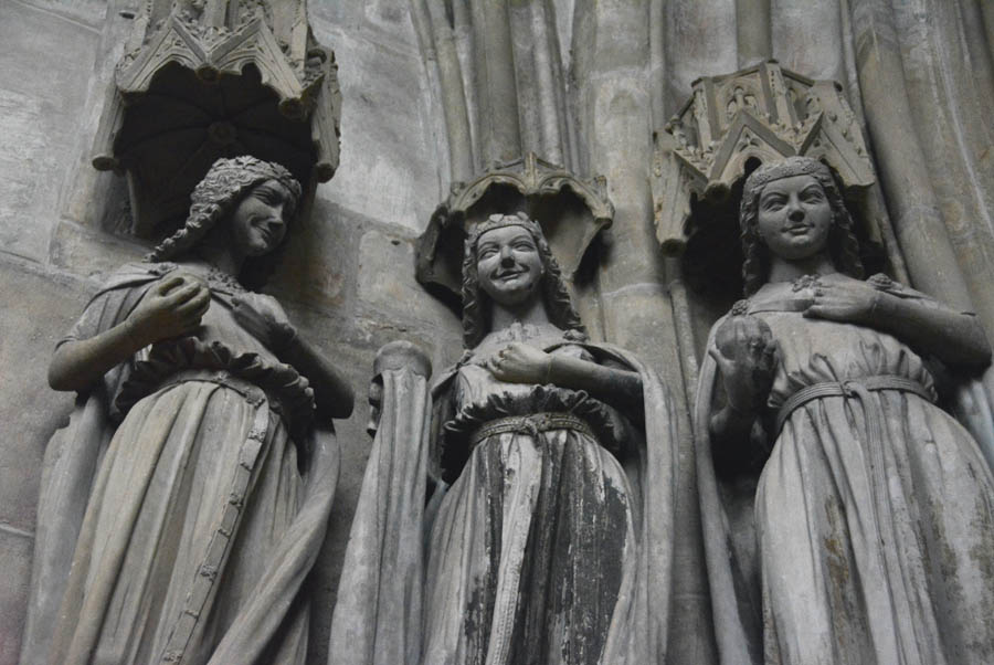 Три неразумные девы. Три неразумные девы. Страсбургский собор. 13 в. Девы разумные и неразумные картина.