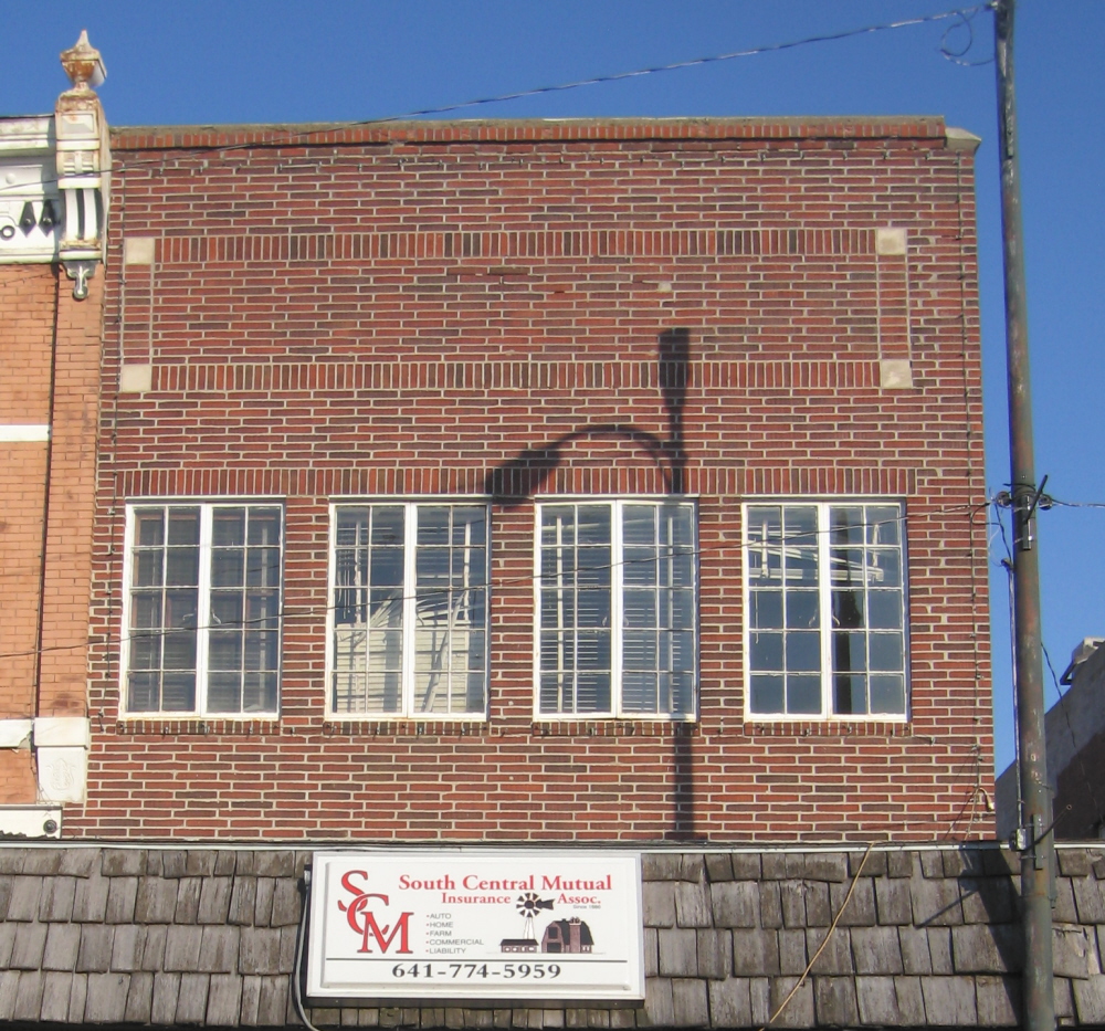 Chariton's Square Deal East Side Palmer Building