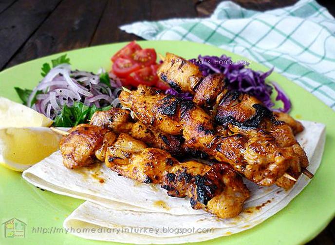 Tavuk Şiş Kebabı. Tavuk means Chicken in Turkish language, Şiş Kebabı is skewer kebab/ kabob. The spice using for this sish kebab is commonly use for any kind sish kebab that usually sold at kebab lokanta (restorant) here. #turkishkebab #turkishfood #middleeastern #chicken #sishkebab #kabob #maindish