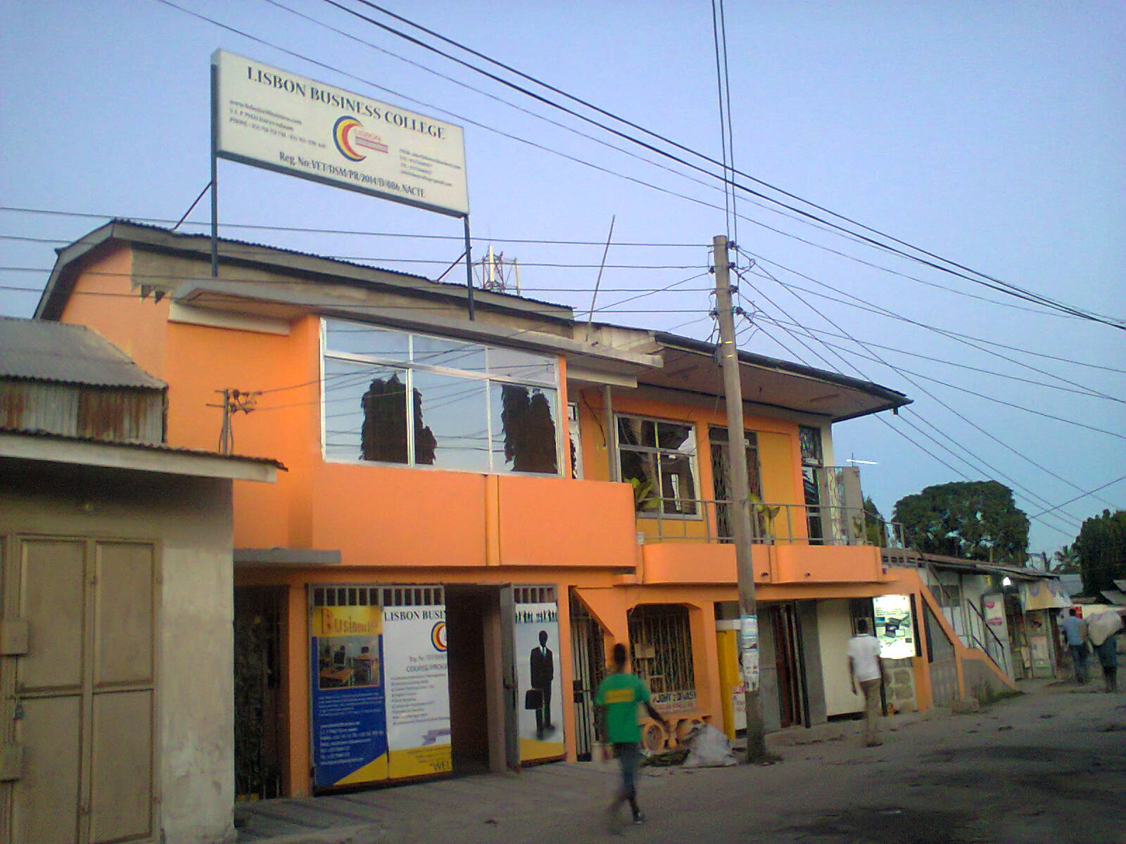 LISBON BUSINESS COLLEGE 2015