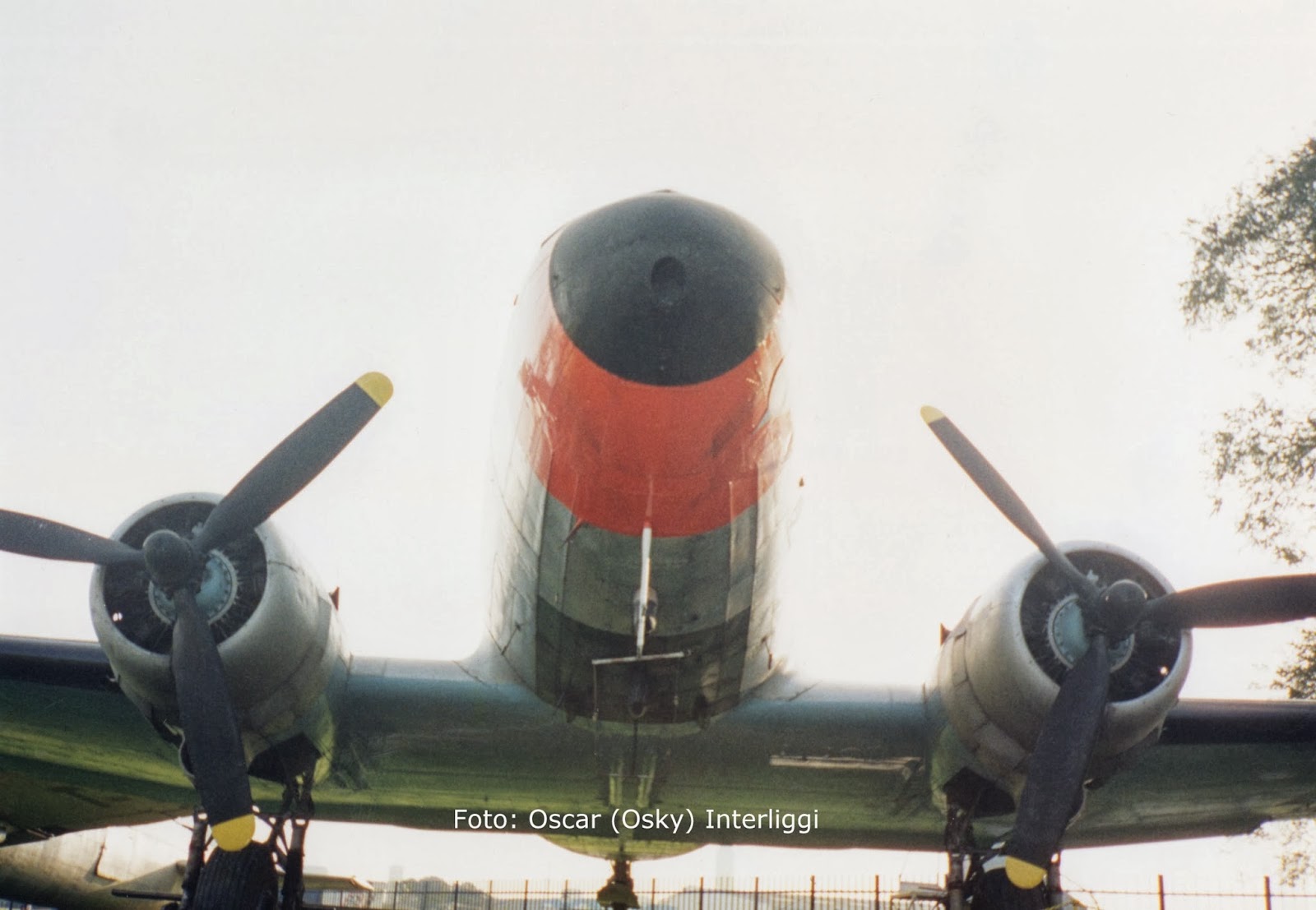 Douglas DC-3 en el ex MNA ( Foto: Osky Interliggi)