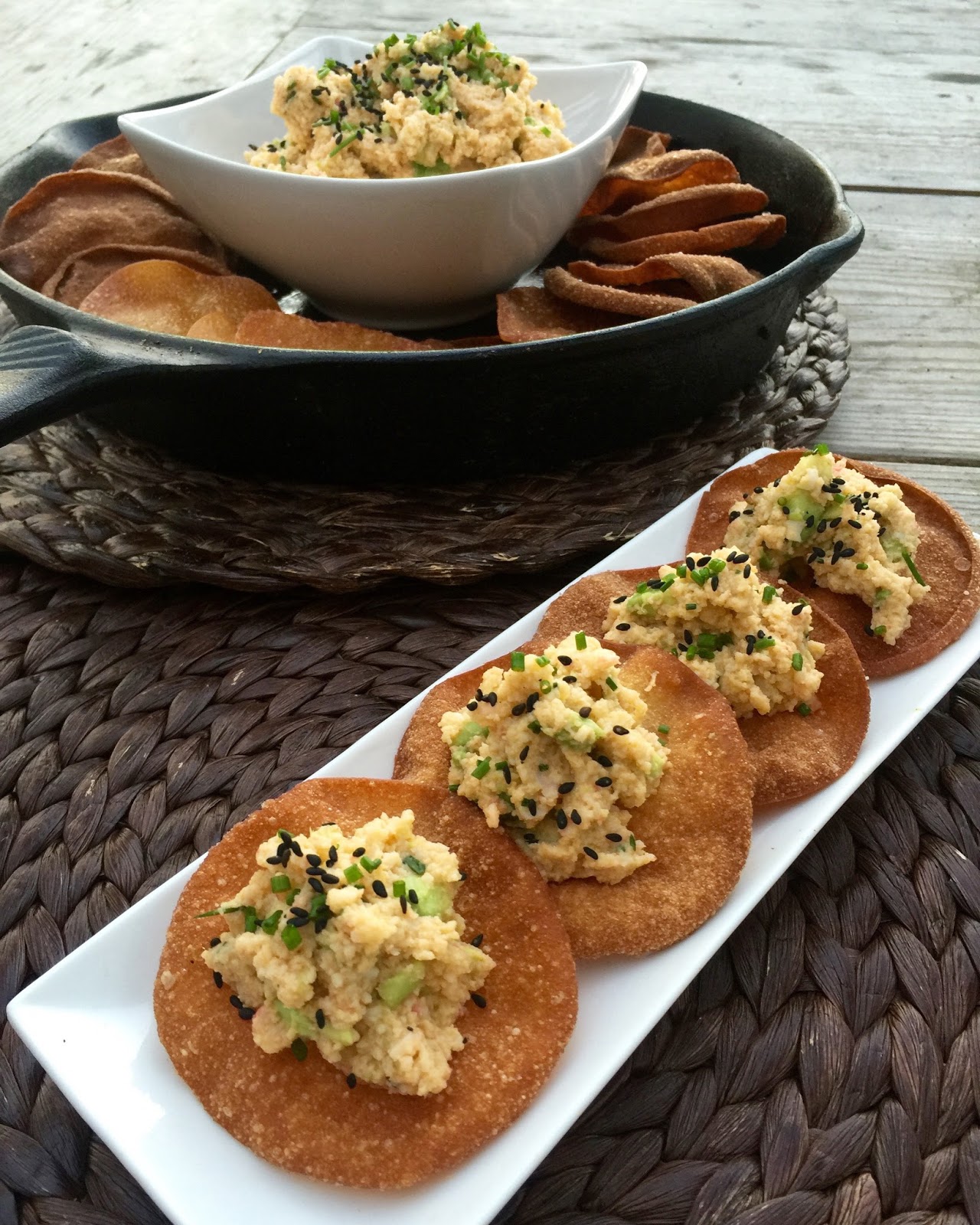 Recipe Spicy Avocado Crab on Wonton Chips