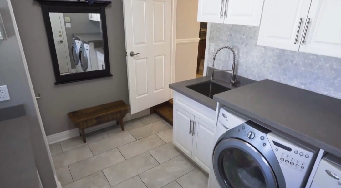 28 Photos vs. 3634 Walnut Grove Rd, Mississauga, ON Interior Design Luxury Home Tour