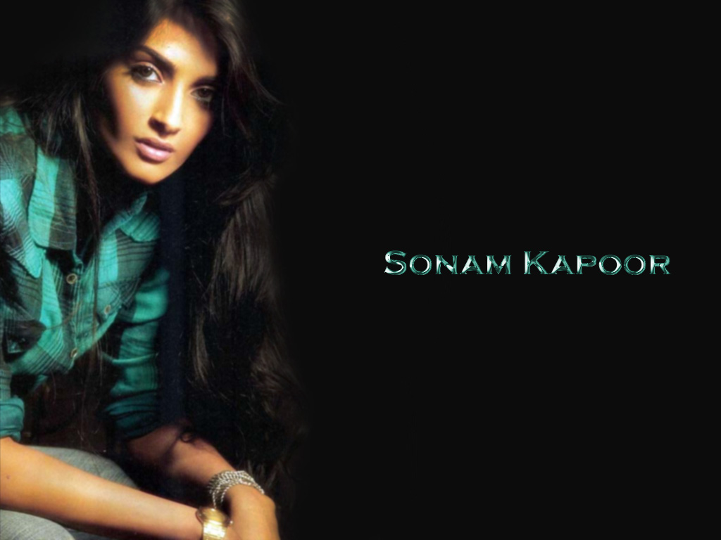 Hot Bollywood Actress Sonam Kapoor