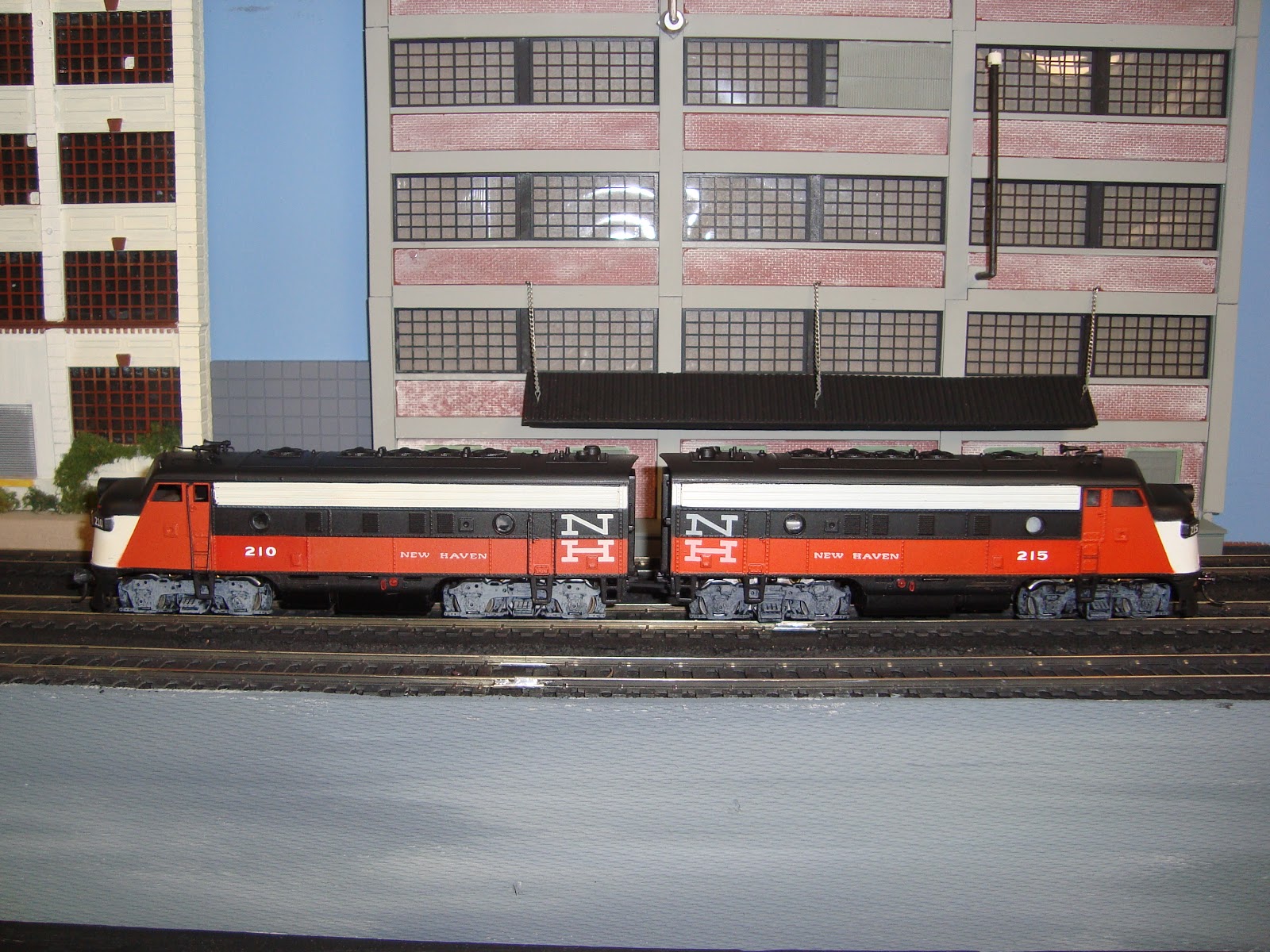 Broadway Limited 9281 N Scale EMD F7 A-Unit NH 6690 DC Stealth Diesel New - Crazy Model Trains
