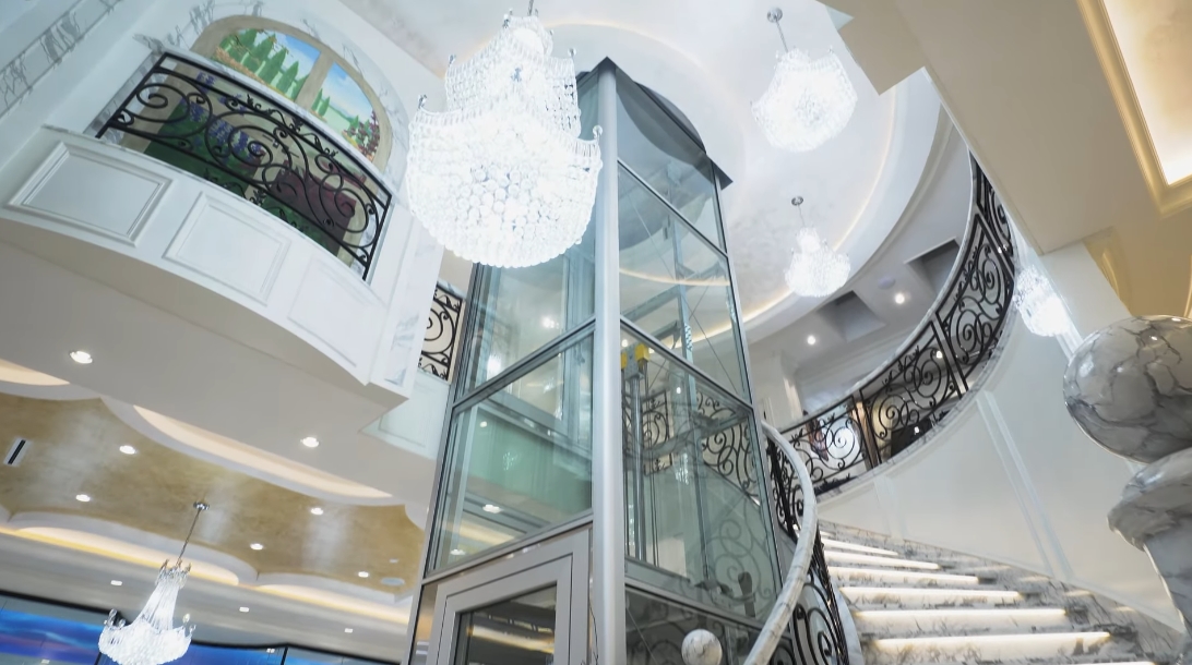75 Interior Design Photos vs. 1487 Minto Crescent, Vancouver Luxury Mansion Tour