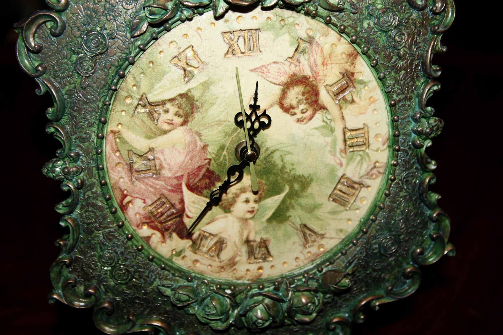 гипсовые часы. часы отчет. часы мк3641. человек с часами. часы настенные окошки.