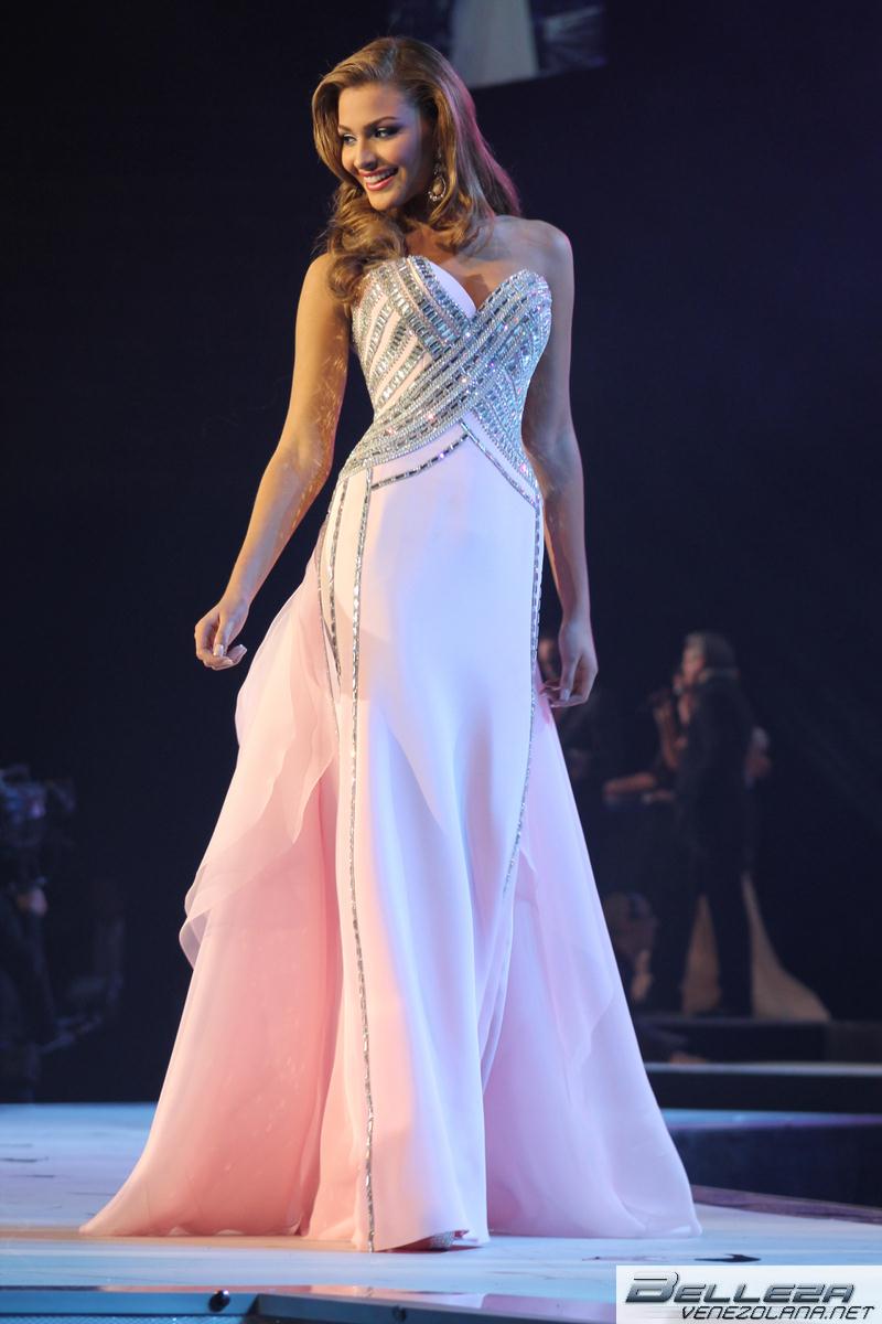Miss Venezuela Migbelis Castellano.