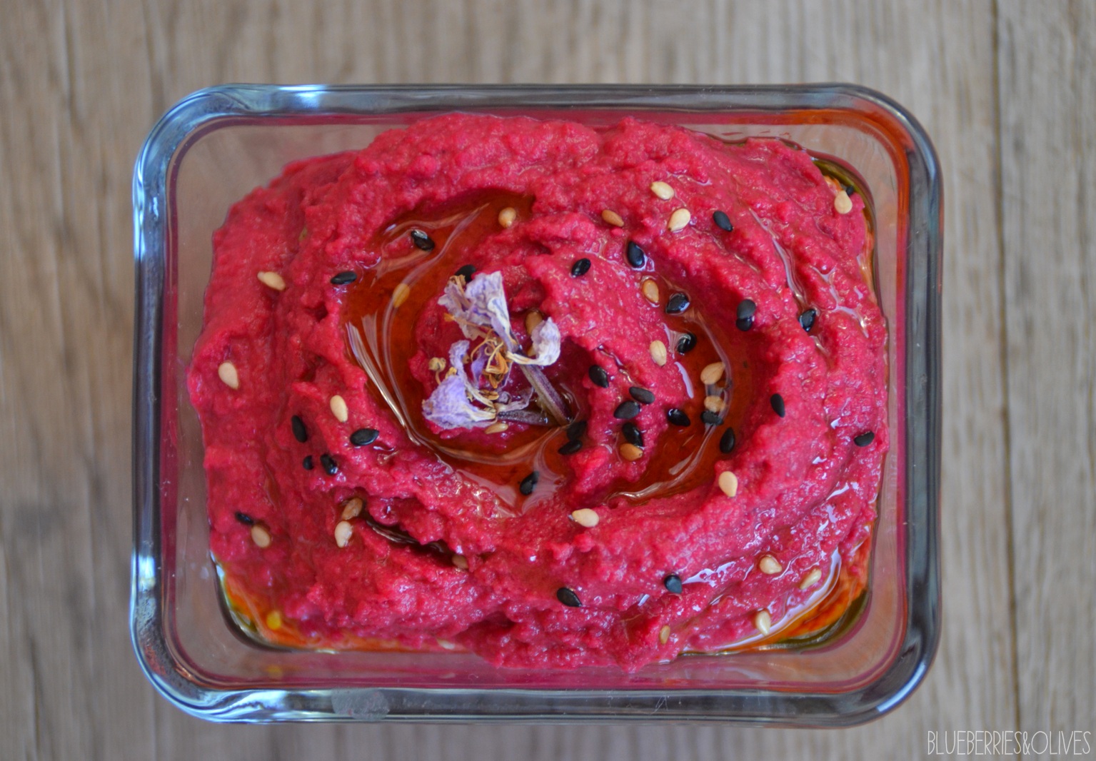 COLOURFUL SPINACH AND BEETROOT HUMMUS
