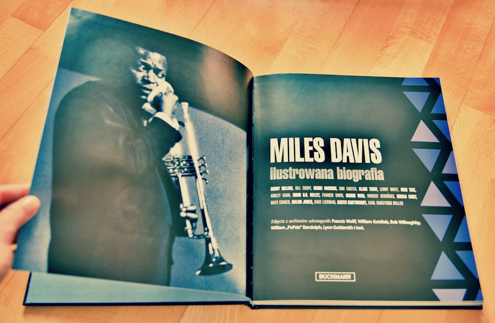 Miles Davis Ilustrowana biografia, jazz, Muzyka, wydawnictwo Buchmann, Kultura, Płyty winylowe, okładki płyt winylowych, Album, Biografia,