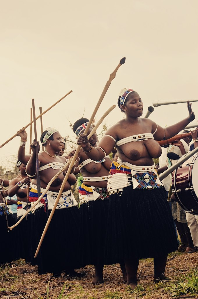 Thousands of Zulu maidens are making their way to Enyokeni Royal Palace in ...