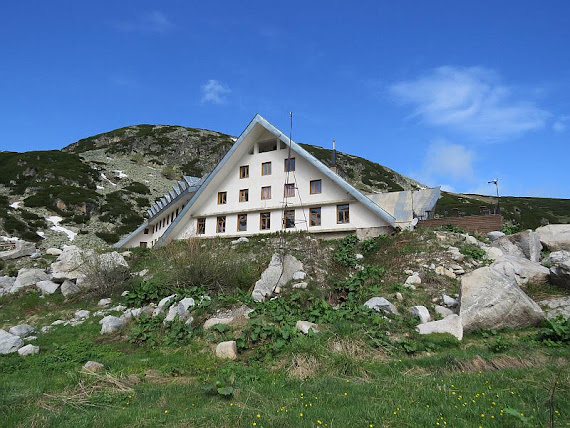 Hotel górski na ukończeniu.