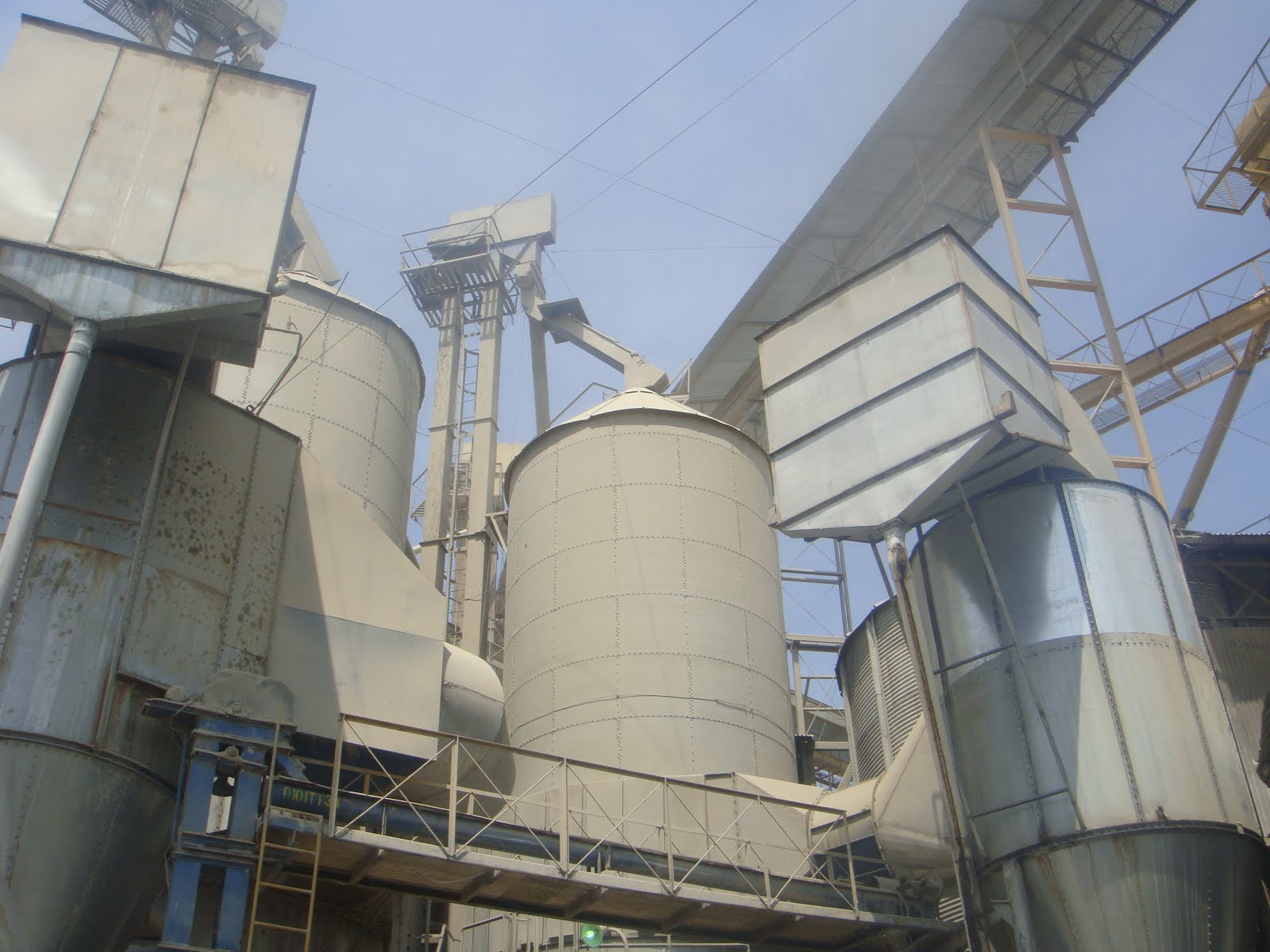 Design for Social Entrepreneurship Hardware Store + Rice Processing