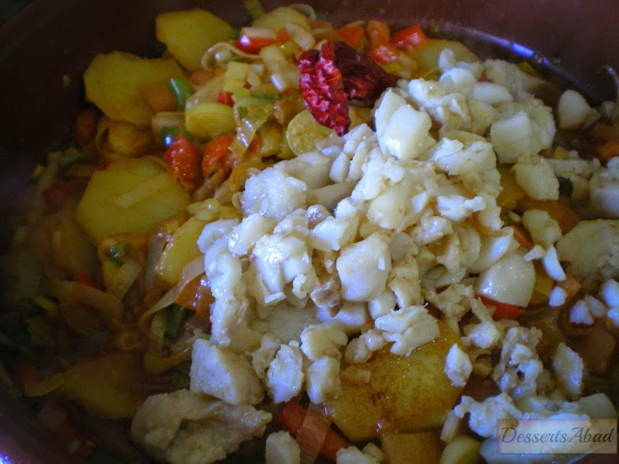 Arroz con bacalao y langostinos (Bacalao desmigado)