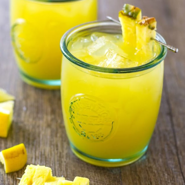 Pineapple Bourbon Lemonade #cocktail #bourbon