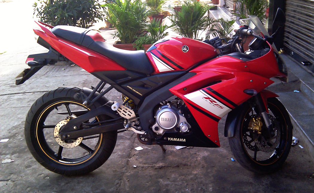 r15 v2 bikewale
