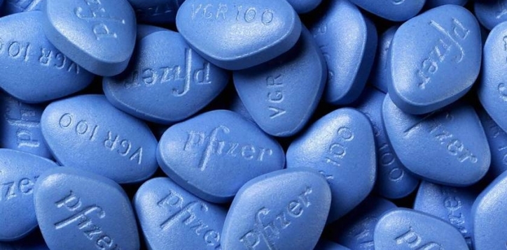 Fumaça da fábrica de Viagra tem causado ereções em moradores Fumaça da fábrica de Viagra tem causado ereções em moradores