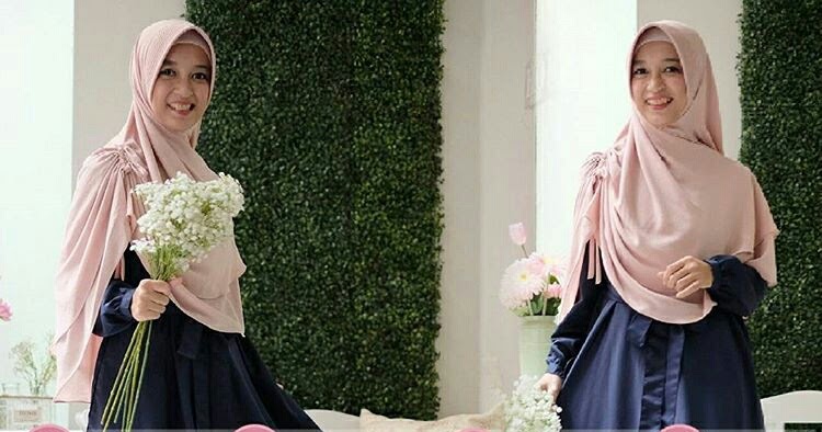 gambar gamis pengantin muslimah warna navy
