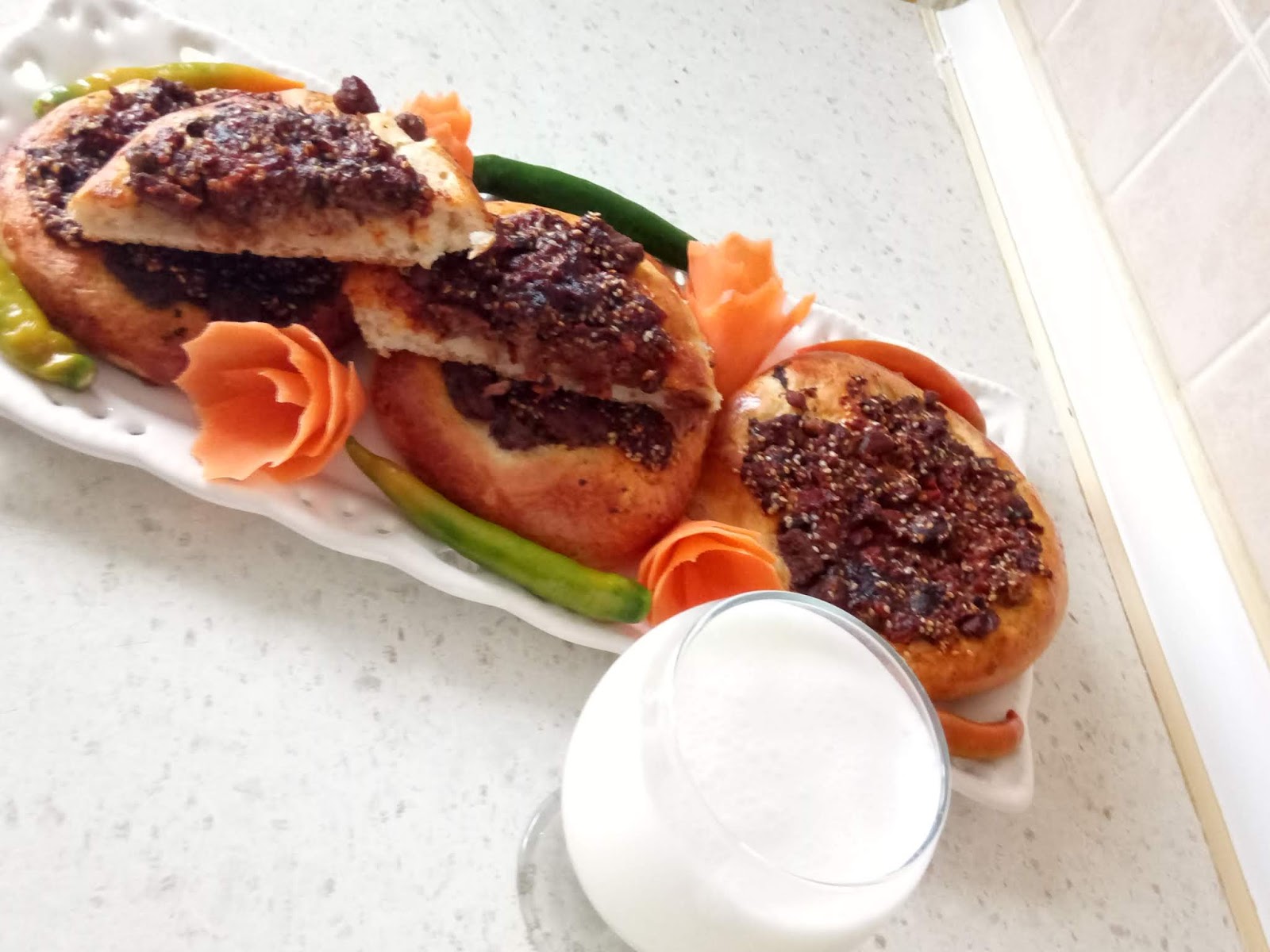 Hatay yöresine ait yumuşacık nefis mi nefiiiis etli biberli ekmek