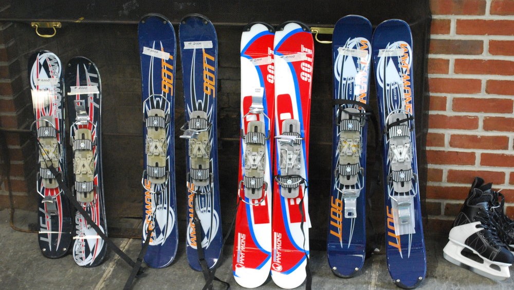 places that sell snowboards