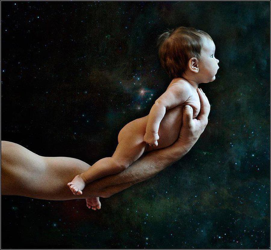 Как рождаются новые души. Рождение человека. Младенец во Вселенной. Вселенная для детей. Младенец в космосе.