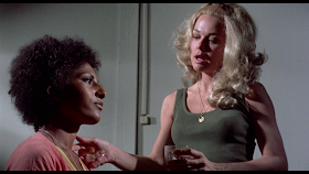 Black Mama, White Mama screenshot Lynn Borden and Pam Grier