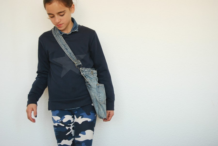 bolso hecho a partir de un vaquero viejos.