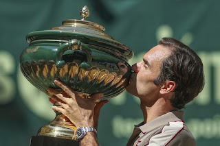 Federer wins record 10th Halle Open title