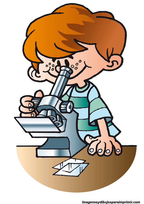 Niño mirando al microscopio 