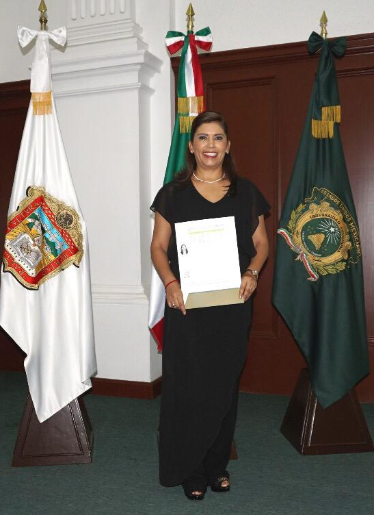 El mexiquense Hoy Maestra Brenda Alvarado directora del TESE recibe certificado de Doctora en