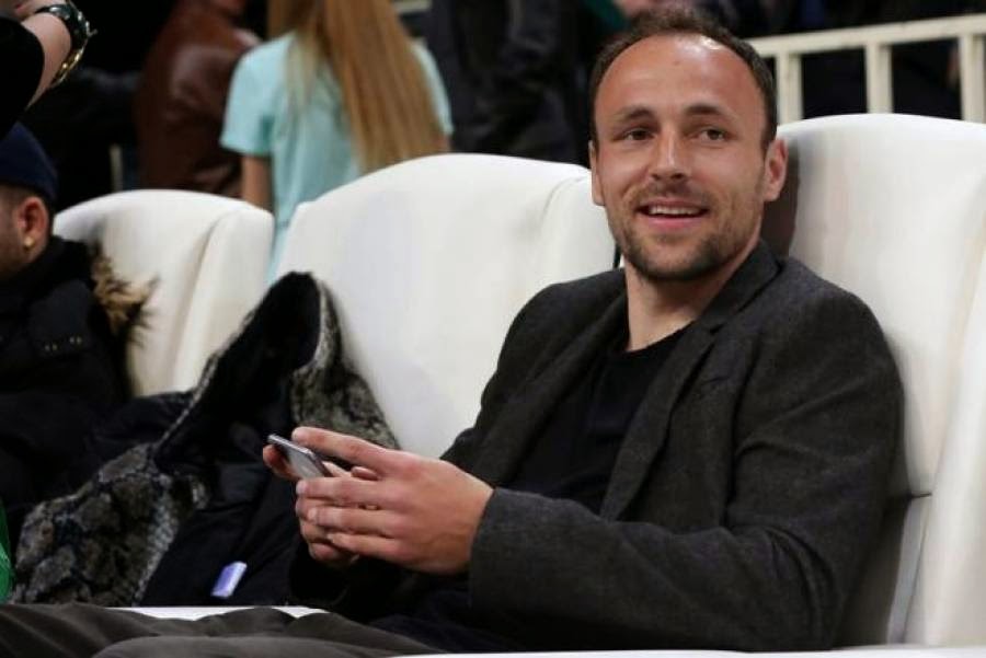 "Βουρκωμένος ανακοίνωσε την απόφασή του ο Σίλντενφελντ"