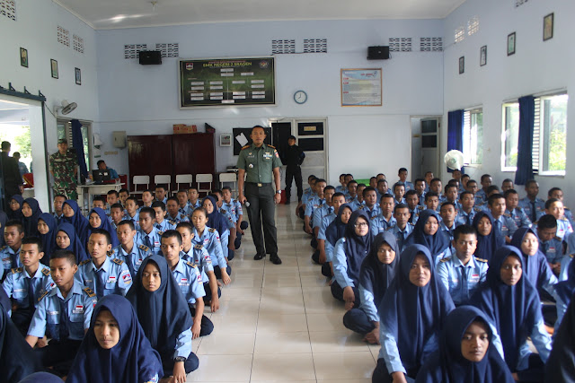 Dandim Sragen Ajar Wasbang, Tumbuhkan Nasionalisme Siswa Siswi SMK N 2