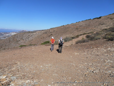 Cruce a la derecha Cruce a la derecha