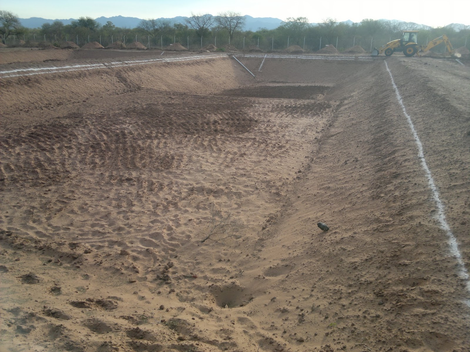 EMPRESA PISCICOLA IMPERMEABILIZACIÓN DE ESTANQUES CON