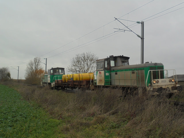 LA PASSION DU TRAIN: entre Douai et Cambrai, sur la VU , attention aux ...