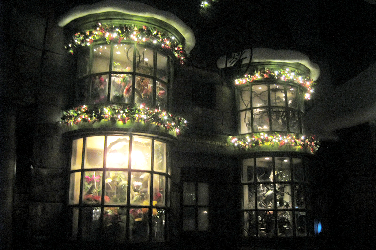 Hogsmeade Christmas in The Wizarding World of Harry Potter