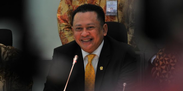 Bambang Soesatyo tiba untuk memberikan keterangan ke kepada wartawan perihal ketua DPR RI di Gedung DPR, Jakarta,