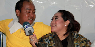 Foto-Foto Nunung - Baca Saja