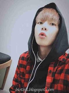 V / Kim Taehyung BTS Cute Selfie Photo V / Kim Taehyung BTS Cute Selfie Photo