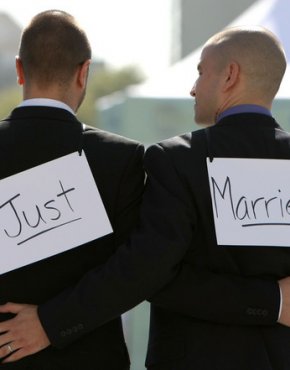 Συναστρίες Gay Ζευγαριών