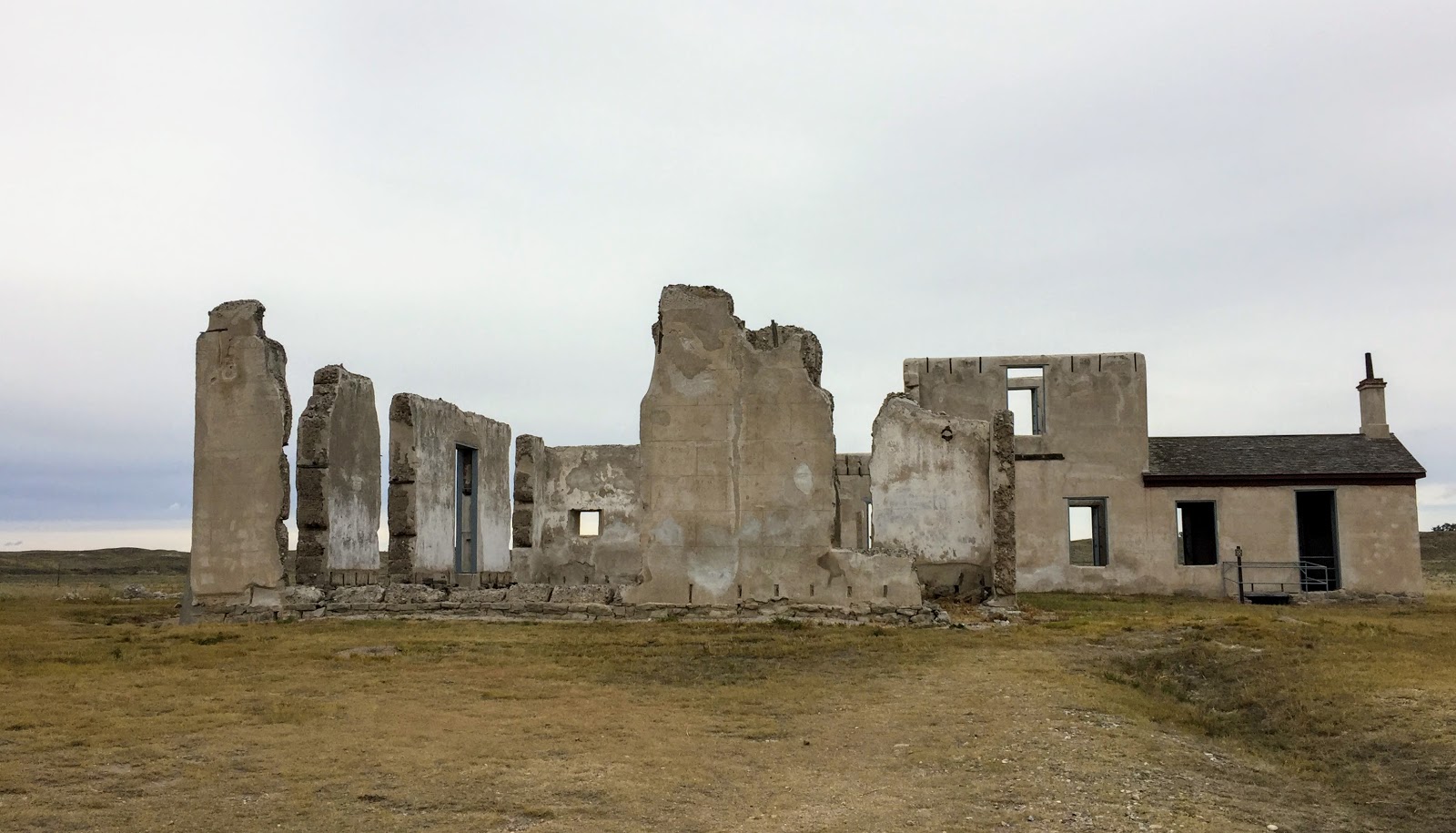 HappiLeeRVing: Fort Laramie Wyoming: On the Oregon Trail