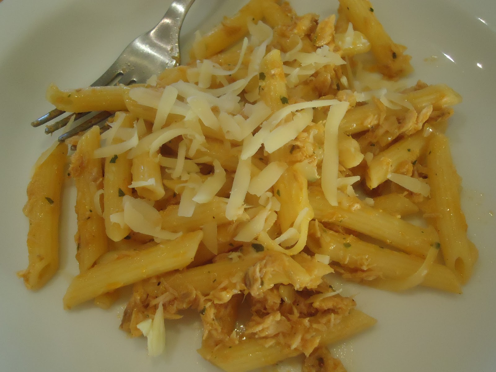 Pasta con filetti di sgombro ed Emmental