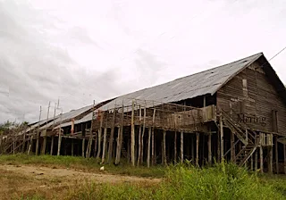 Rumah Panjang Iban Ngaung Keruh by Mering