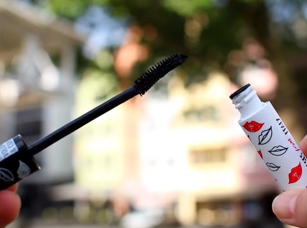essence_kisses-from-italy_mascara