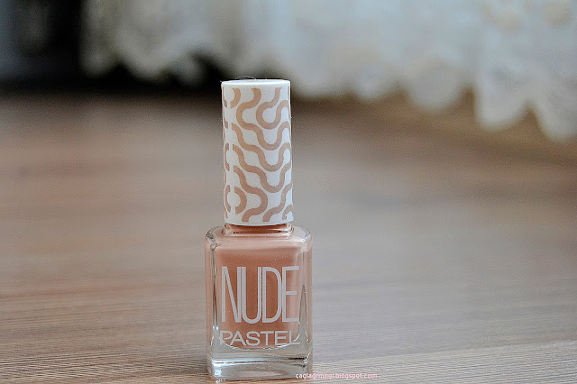 Pastel-nude-camel