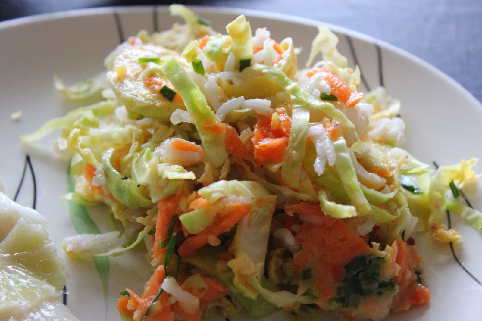 Cuillère et saladier Salade d'hiver et sauce vitaminée
