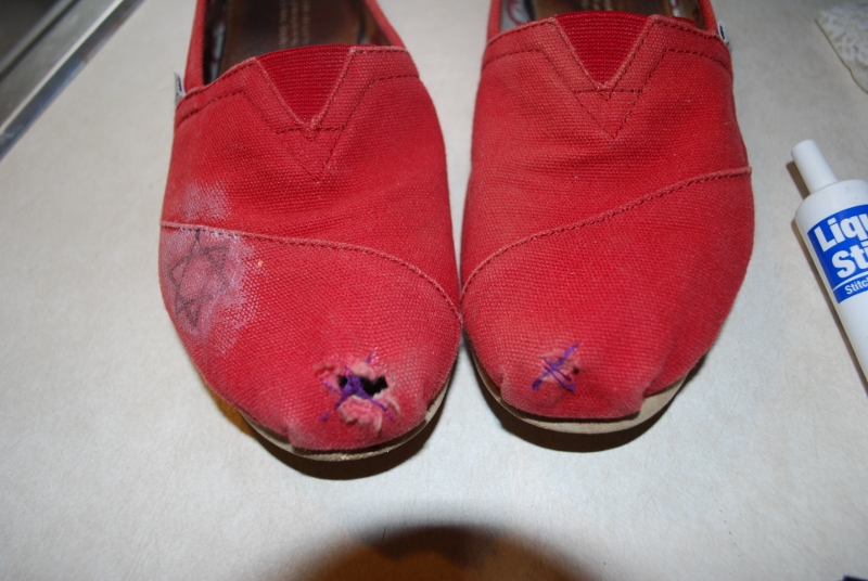 beLOVED How to Patch your Toms Shoes