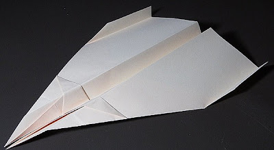 Cómo hacer un avión de papel